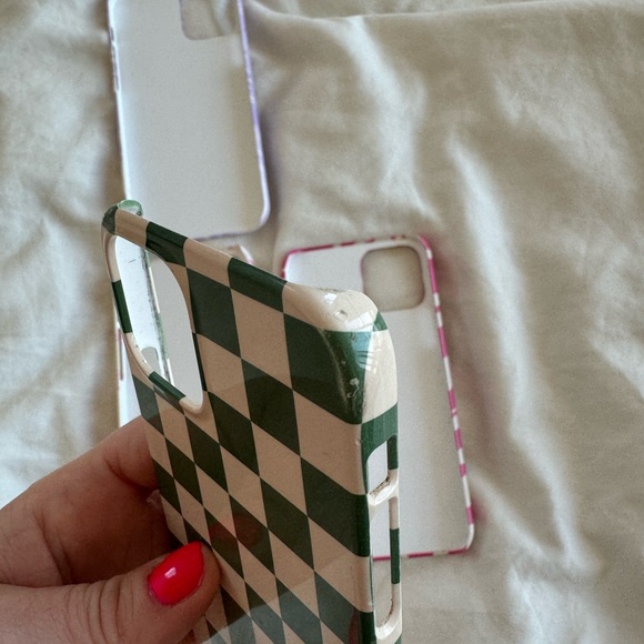 Burga iPhone 12 Pro hard cases - Picture 10 of 11